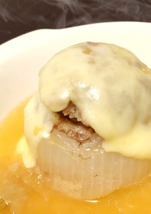 とろとろ♡新玉ねぎの肉づめwithチーズ-レシピのメイン写真