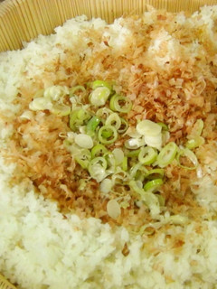 鰹節たっぷり~バター醤油のおむすび-レシピのメイン写真