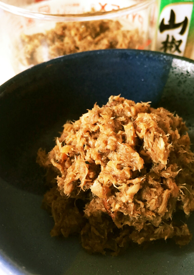 ご飯のお供に♪南高梅と鯖缶deさばそぼろ-レシピのメイン写真
