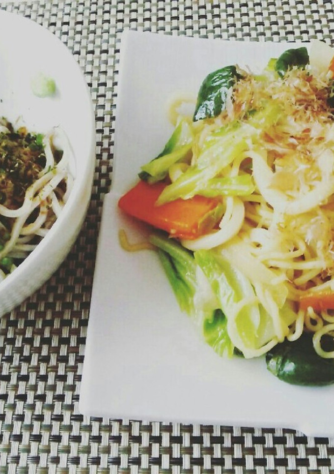➡ 右 簡単焼きそばうどん-レシピのメイン写真