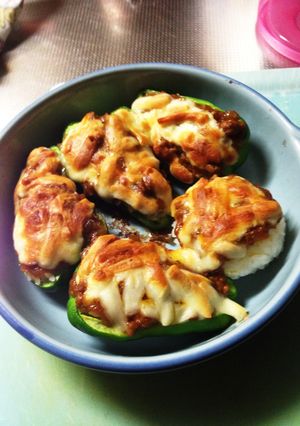 ピーマンの肉詰アレンジ！ミートチーズ焼☆-レシピのメイン写真