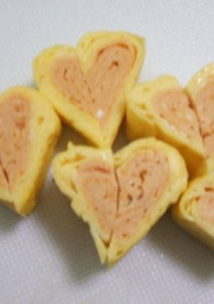ピンク色が可愛いハートの卵焼き-レシピのメイン写真