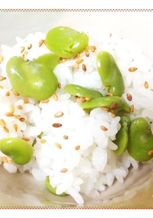 超簡単！ゴマたっぷり☆そら豆（お豆）ご飯-レシピのメイン写真