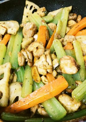 鶏ももと野菜の辛炒め（鶏肉干鍋）-レシピのメイン写真