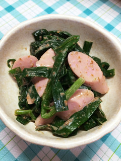 ニラと魚肉ソーセージサラダ-レシピのメイン写真