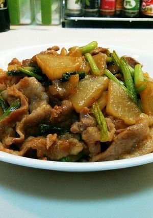 安くてガッツリ！豚肉とカブの生姜炒め-レシピのメイン写真