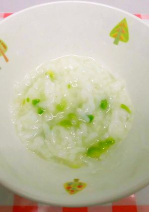 ＊離乳食中期＊えんどう豆の米がゆ　給食-レシピのメイン写真