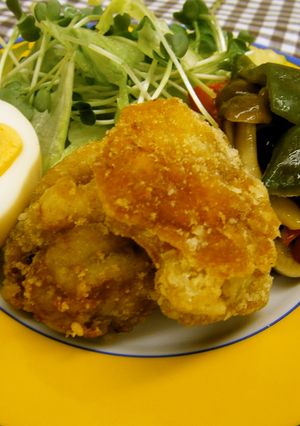 鶏からとゆで玉子とサラダ-レシピのメイン写真