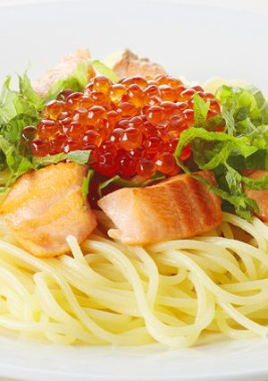 サーモンとイクラの塩味・大葉風味パスタ-レシピのメイン写真