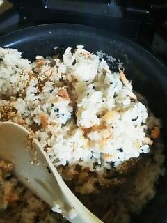 桜エビとワカメの炊き込みご飯-レシピのメイン写真