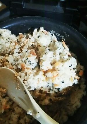 桜エビとワカメの炊き込みご飯-レシピのメイン写真
