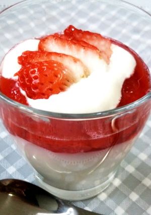 簡単いちごのデザート！ミルクもちゼリー-レシピのメイン写真