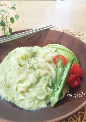 アボカドパクチー豆乳クリームうどん-レシピのメイン写真