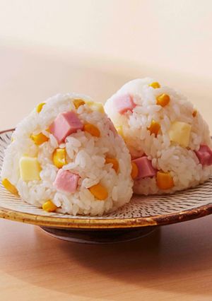 コーンハムチーズおにぎり-レシピのメイン写真