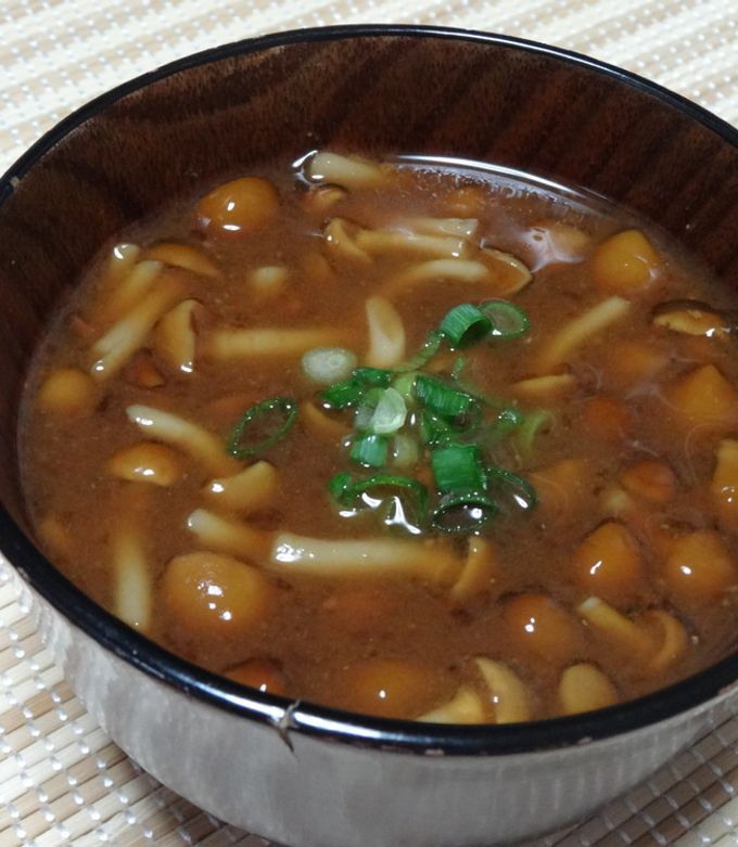なめこの赤だしお味噌汁 by tokotann 【クックパッド】 簡単