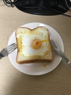 目玉焼きとチーズのトースト-レシピのメイン写真