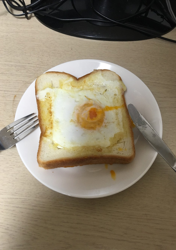目玉焼きとチーズのトースト-レシピのメイン写真