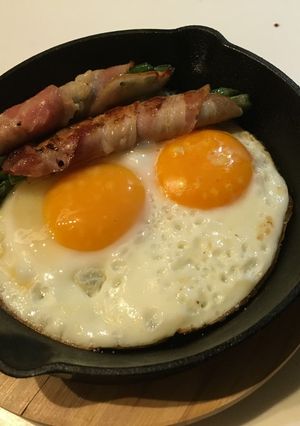スキレットで 熱々 目玉焼き✨-レシピのメイン写真