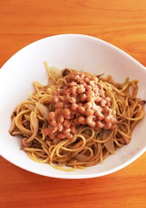 一人ランチに!海苔の佃煮で納豆パスタ-レシピのメイン写真
