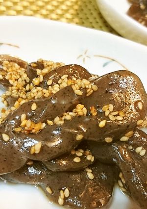 ヘルシー【手綱こんにゃくの甘辛ゴマ炒め】-レシピのメイン写真