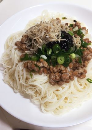 簡単ランチ♪納豆素麺（海苔の佃煮乗せ）-レシピのメイン写真