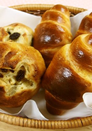 国産小麦でつくる☆もちもちレーズンバンズ-レシピのメイン写真