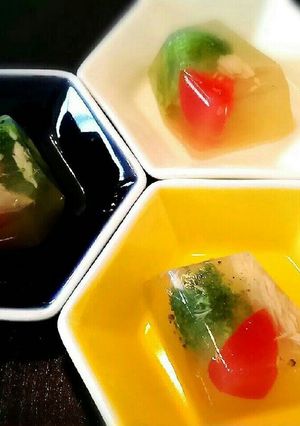 製氷皿でコンソメ寒天寄せ-レシピのメイン写真