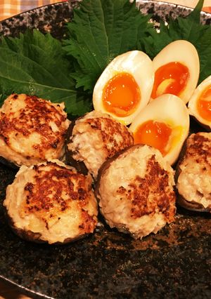 旨味たっぷりしいたけの肉詰め 煮卵添え-レシピのメイン写真