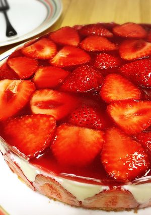 苺たっぷりストロベリーレアチーズケーキ-レシピのメイン写真