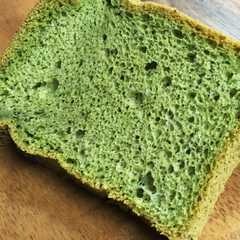 รูปของ 抹茶のふわふわシフォンケーキ