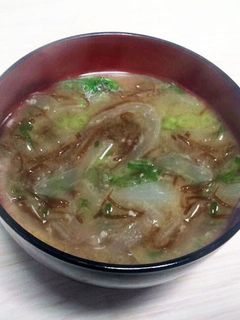 優秀食材玉ねぎとヘルシーもずくのお味噌汁-レシピのメイン写真