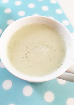 ヘルシーでほっこり♡自分で作る抹茶豆乳-レシピのメイン写真