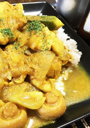 手間要らず！鶏とマッシュルームのカレー-レシピのメイン写真