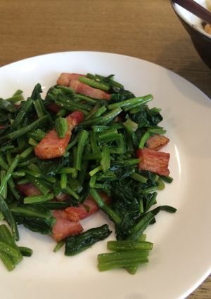 シンプルだけど美味しいほうれん草ベーコン-レシピのメイン写真