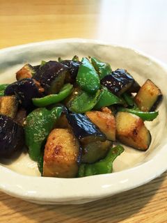 簡単♪茄子とピーマンの味噌炒め-レシピのメイン写真
