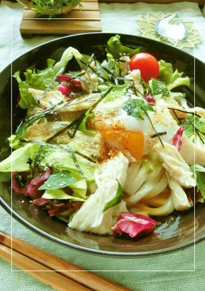 サラチキ×温玉✼冷しぶっかけサラダうどん-レシピのメイン写真