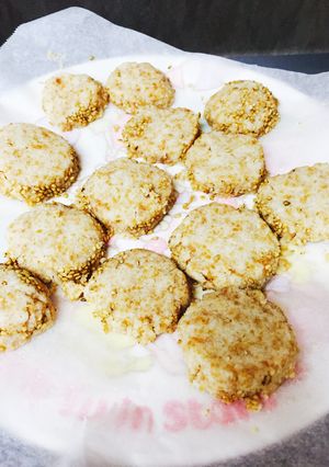 ココナッツ胡麻塩米粉サブレ マクロビ-レシピのメイン写真
