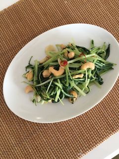 やみつき!水菜のカシューナッツ炒め-レシピのメイン写真