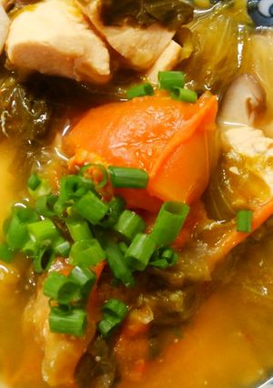 鶏むね肉とレタス トマトの味噌中華スープ-レシピのメイン写真