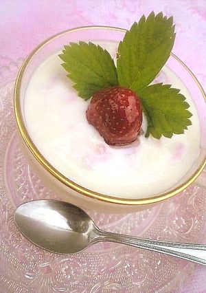 いちごみるくヨーグルト-レシピのメイン写真
