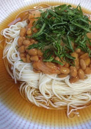 キムチ納豆とたっぷり大葉のせ素麺-レシピのメイン写真