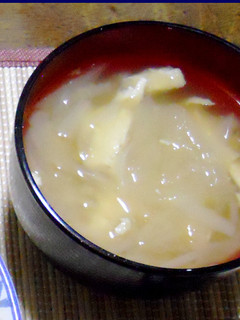 新玉ねぎと京揚げの味噌汁-レシピのメイン写真