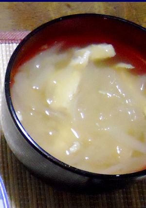 新玉ねぎと京揚げの味噌汁-レシピのメイン写真