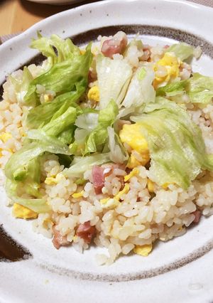 塩麹を使って*レタスチャーハン-レシピのメイン写真