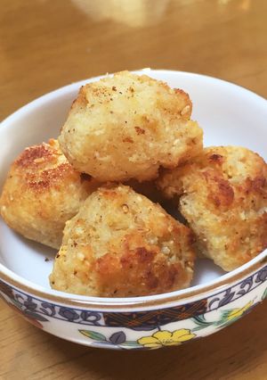 フライの余り物で胡麻団子-レシピのメイン写真