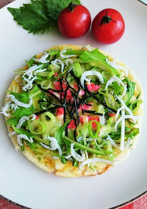 水菜としらすのお好み焼き風ピザ-レシピのメイン写真