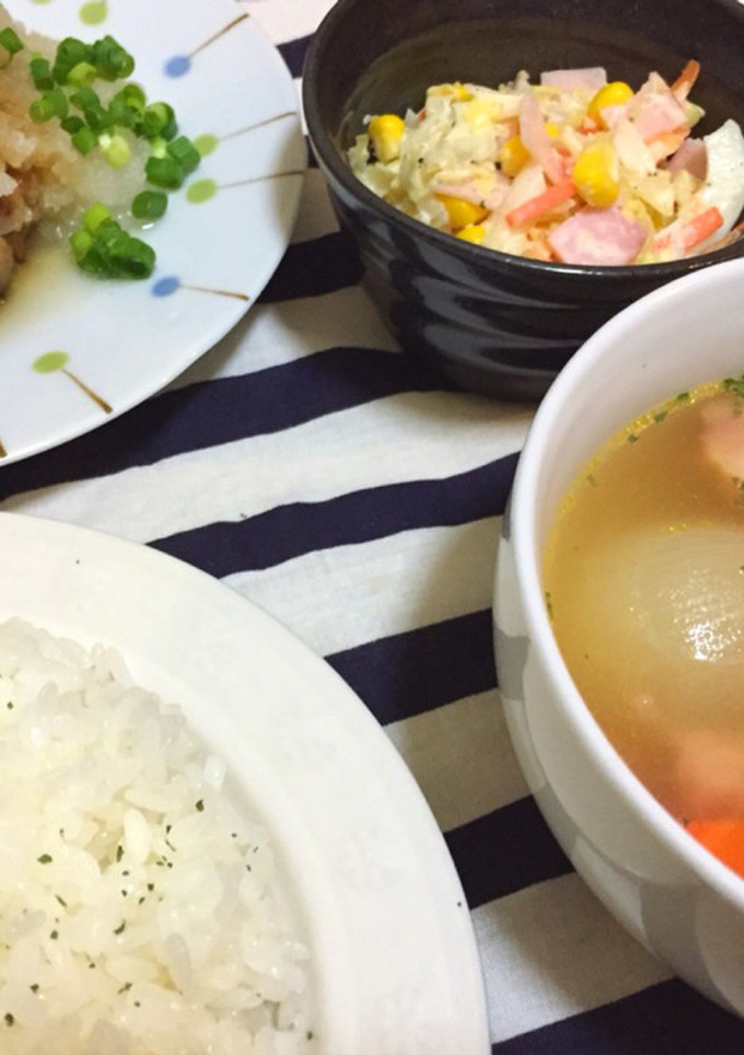煮込むだけ♪丸ごと新玉ねぎのスープ-レシピのメイン写真