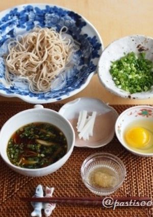 酢玉ねぎ入りめんつゆで☆おそば-レシピのメイン写真