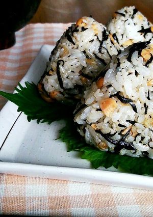 栄養たっぷり♪ひじきと大豆のオイルにぎり-レシピのメイン写真