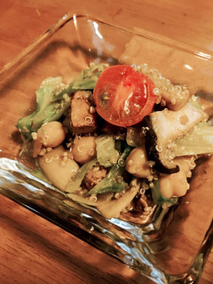 キヌアとひよこ豆のバルサミコ酢サラダ-レシピのメイン写真